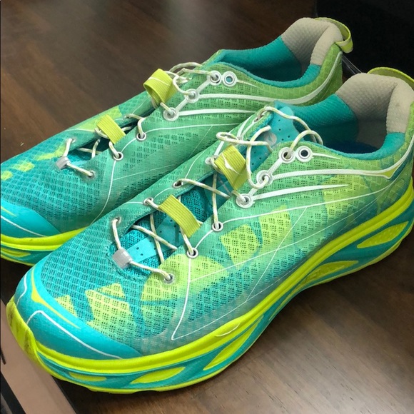 hoka one one huaka